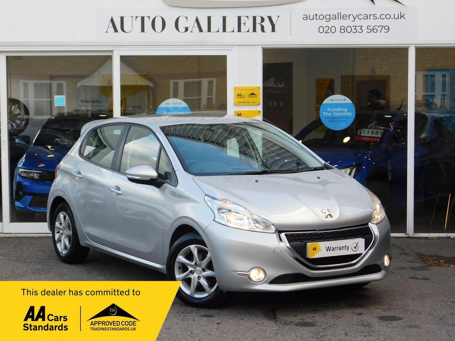 Peugeot 208 - image 1 of 100
