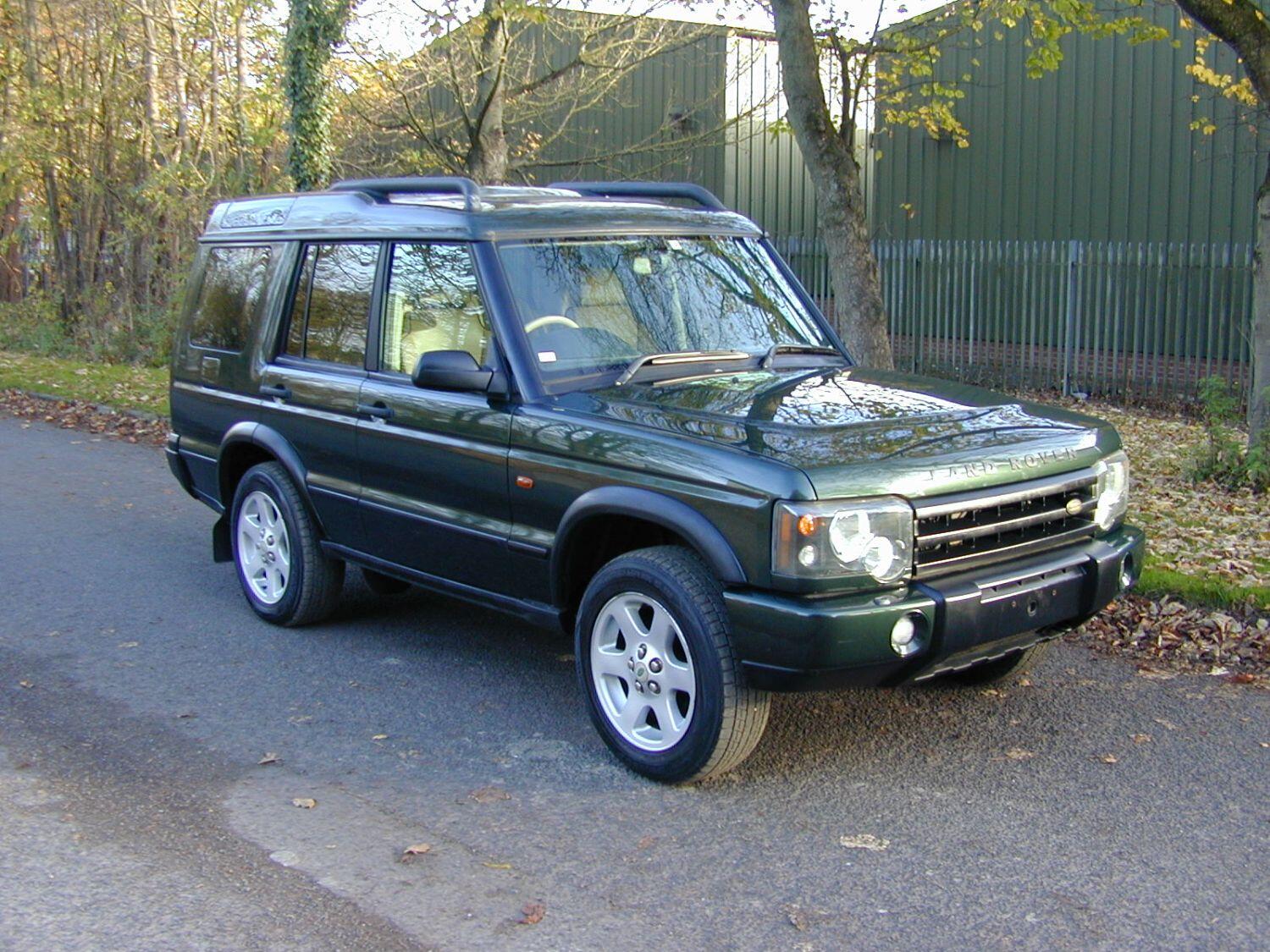 Land Rover Discovery - image 1 of 41
