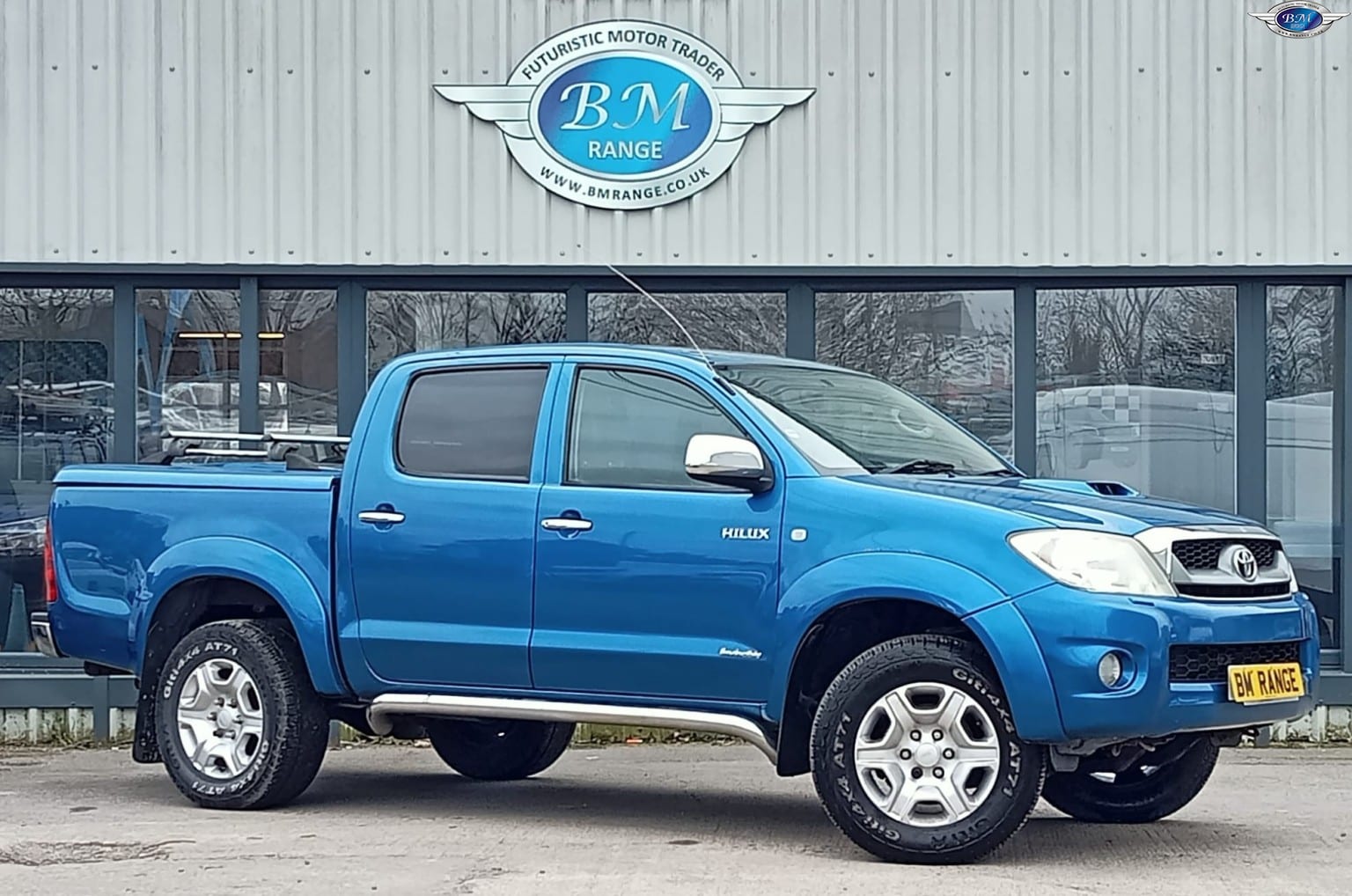Toyota Hilux - image 1 of 22