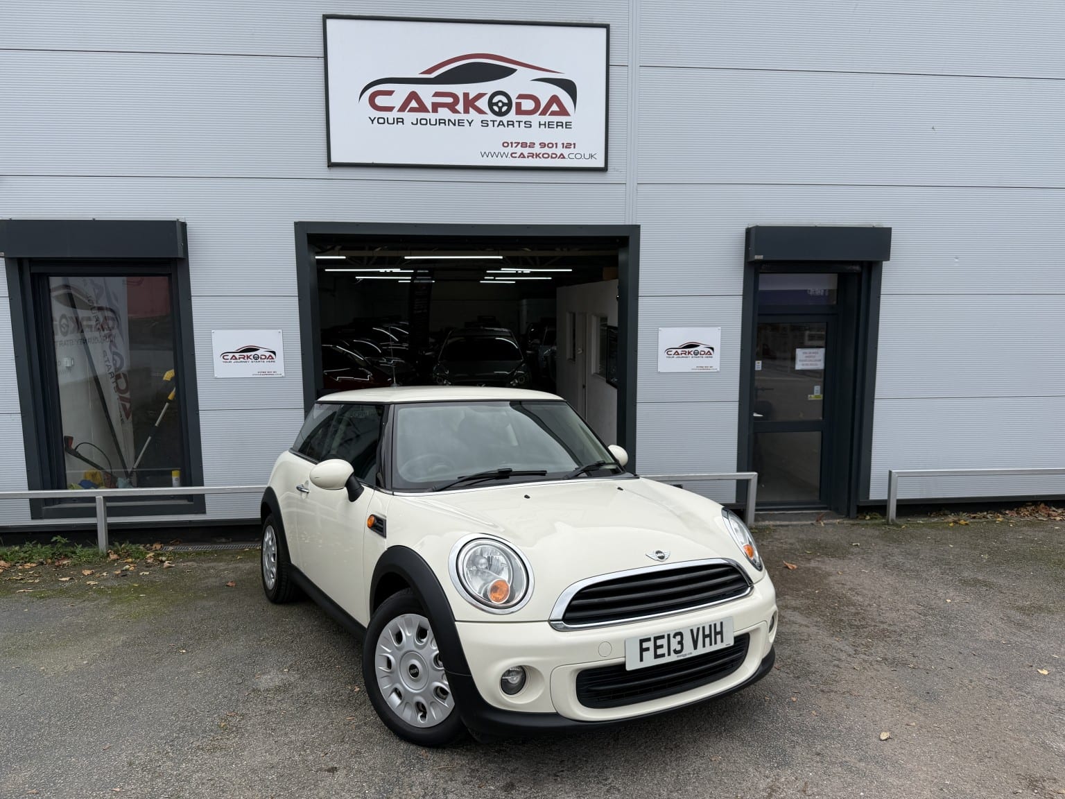 MINI Hatch - image 1 of 61