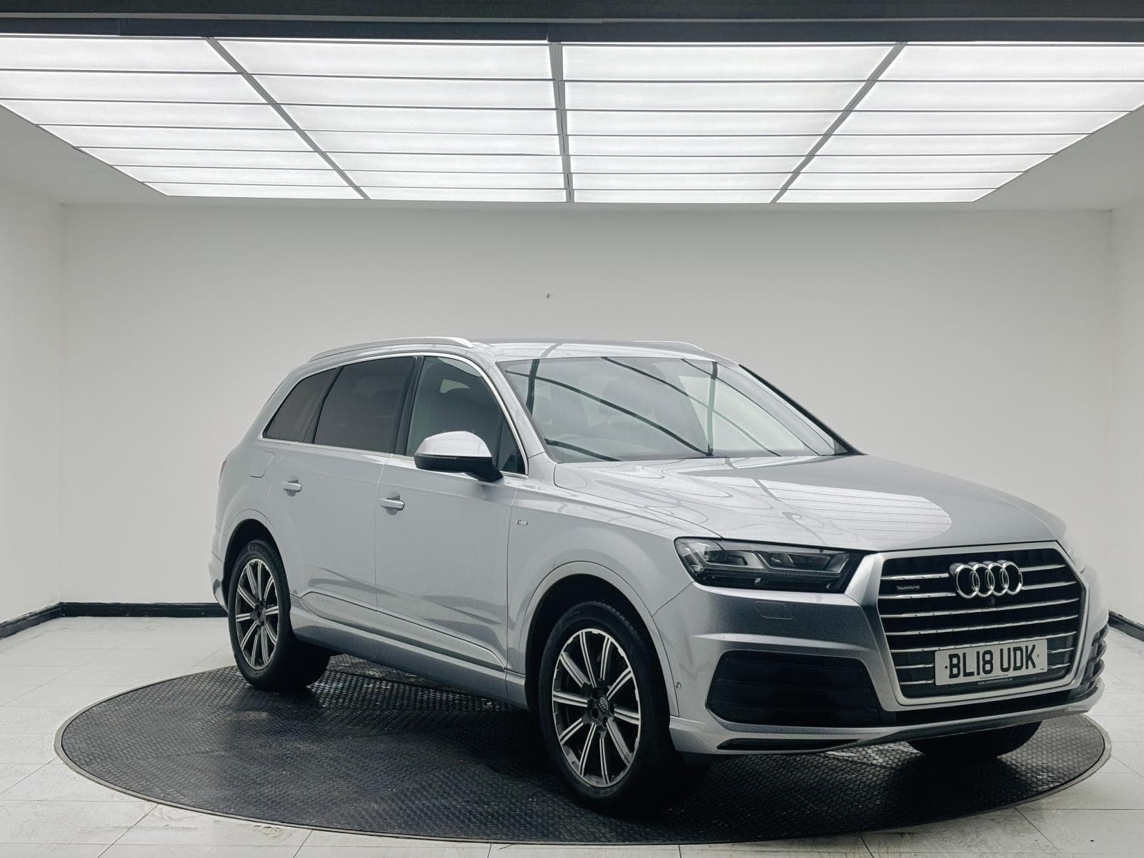 2018 Audi Q7 3.0 TDI V6 S line SUV 5dr Diesel — photo 1 of 46
