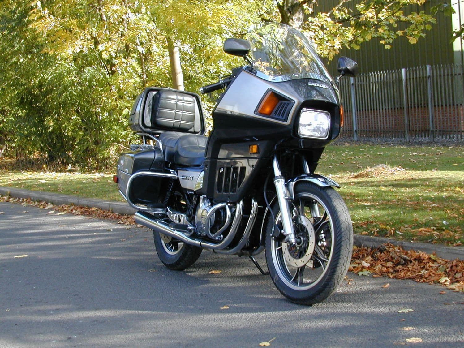 Suzuki GS - image 1 of 51