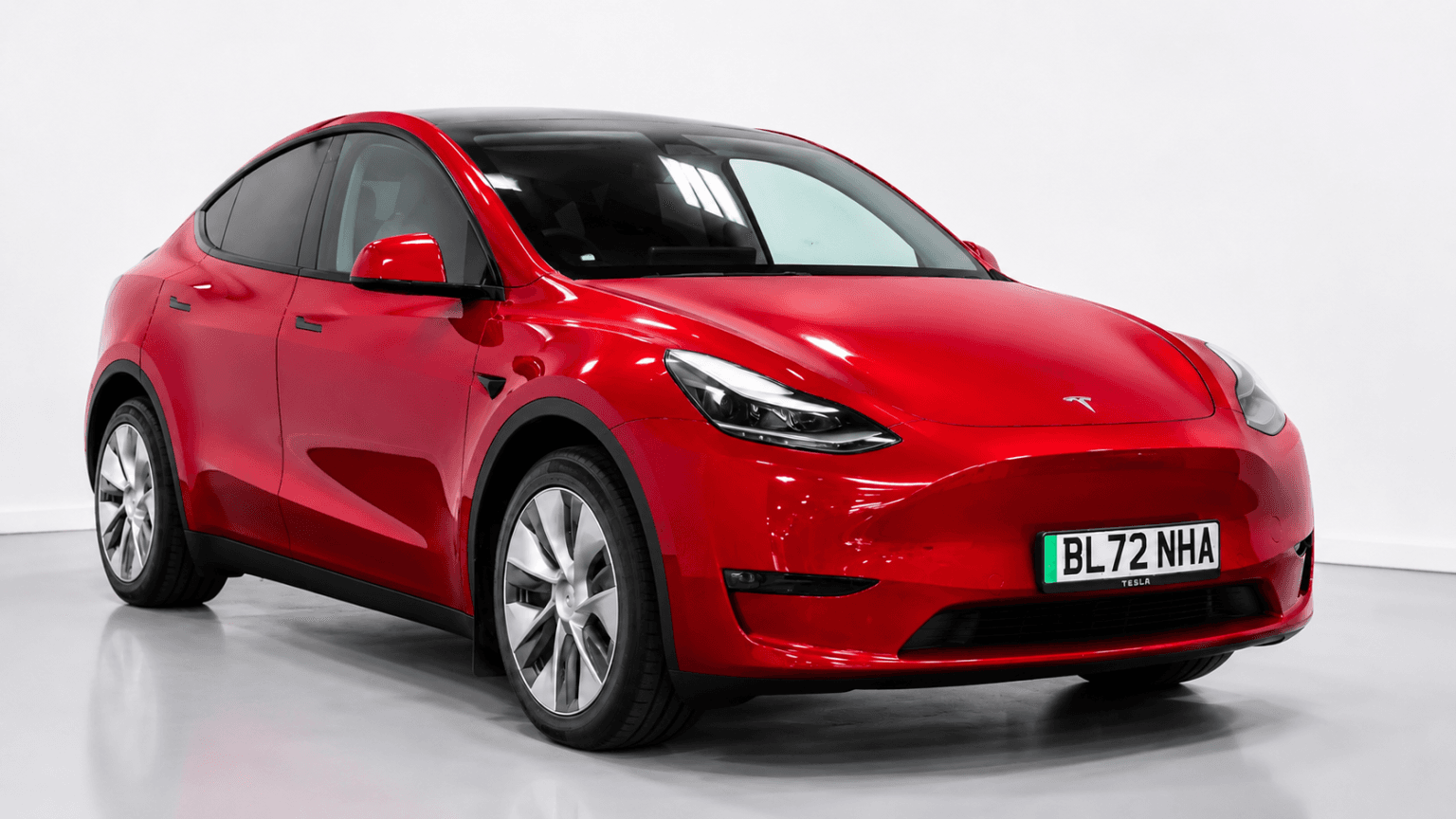 Tesla Model Y - image 1 of 52