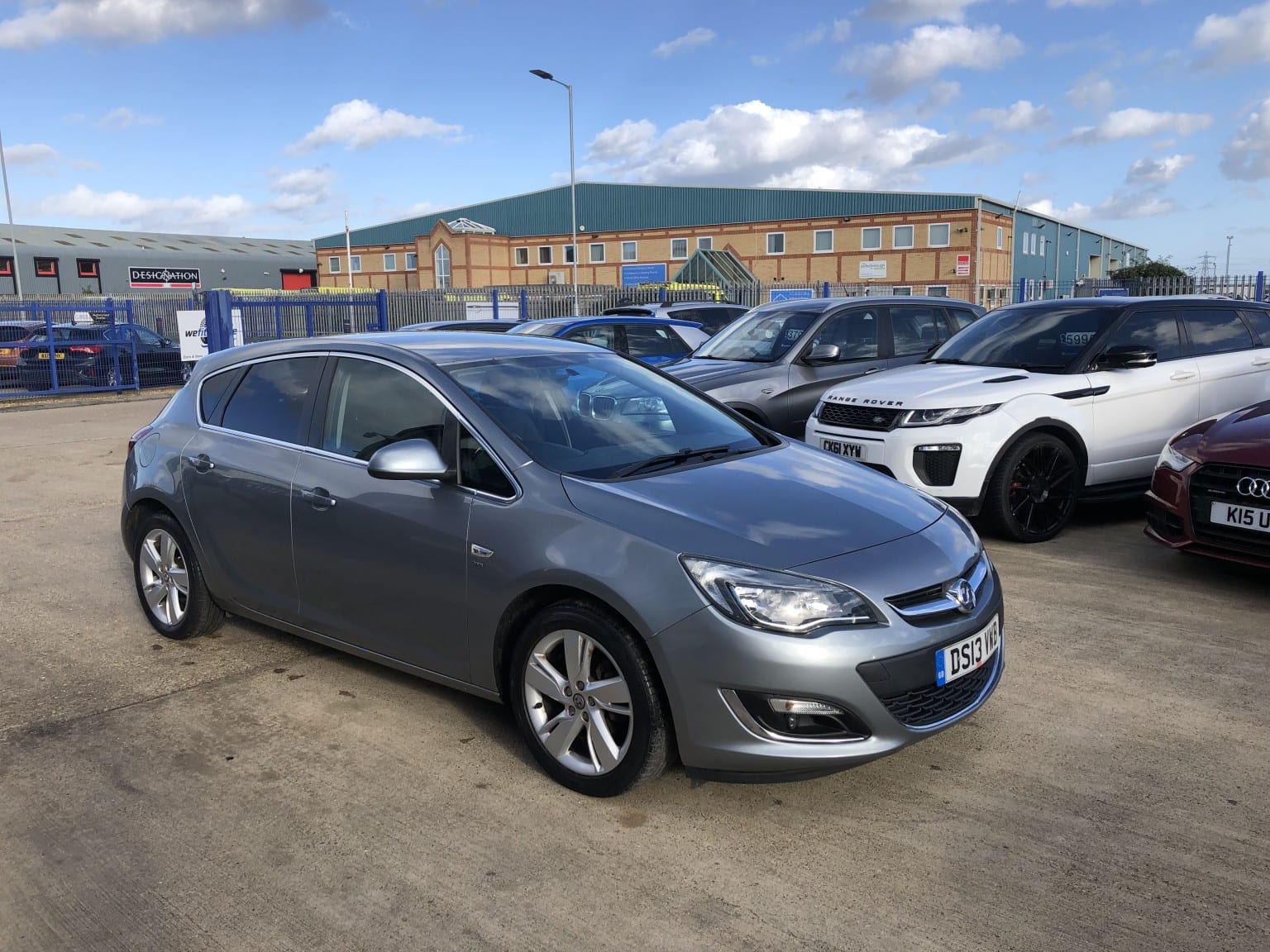 Vauxhall Astra - image 1 of 26
