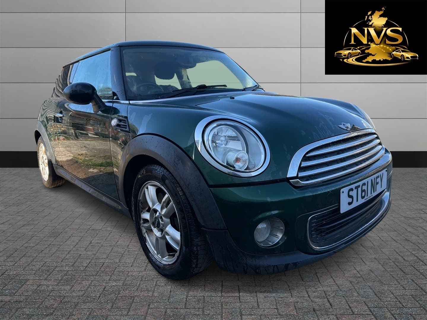 2011 MINI HATCH