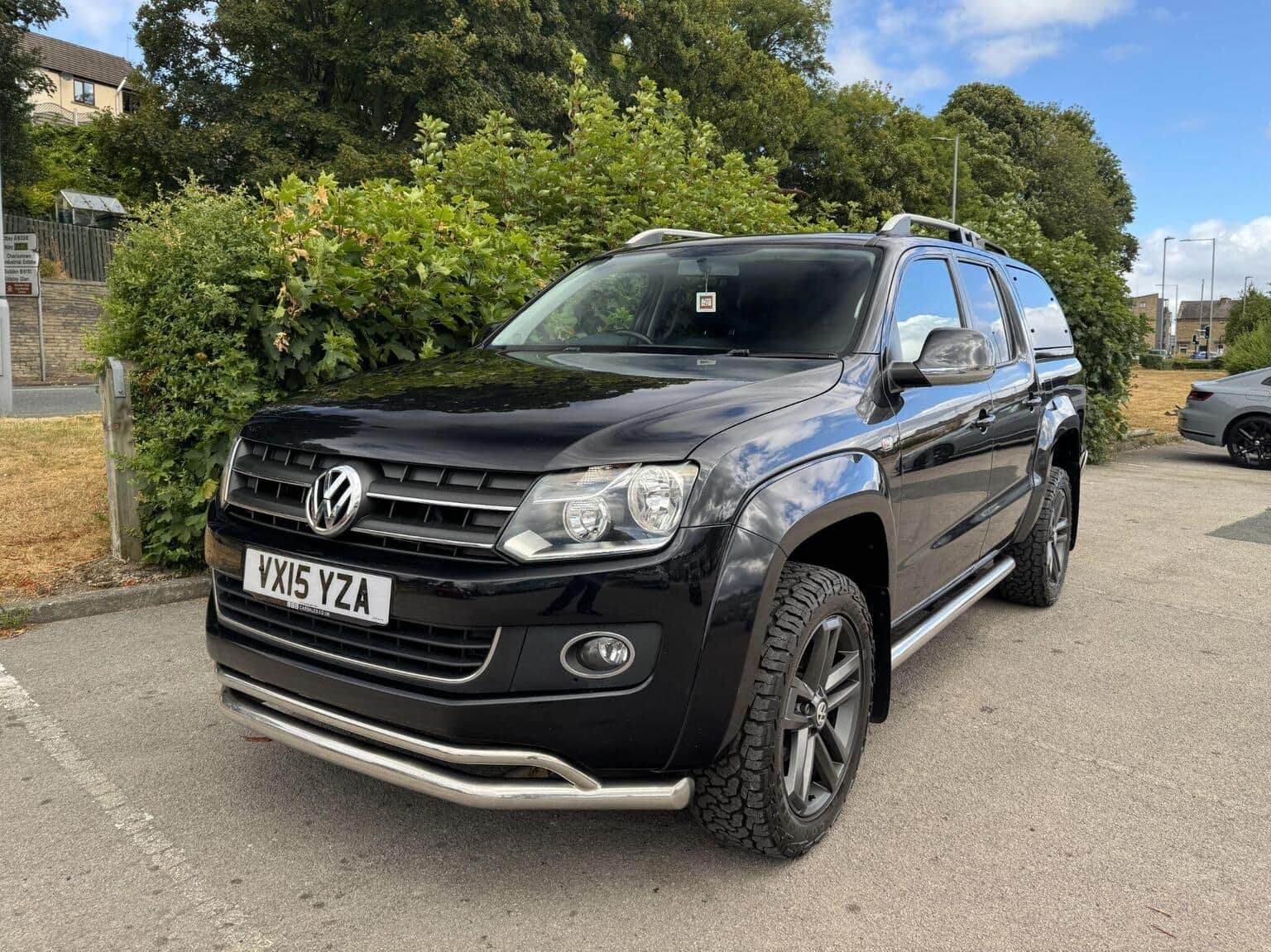 Volkswagen Amarok - image 1 of 45