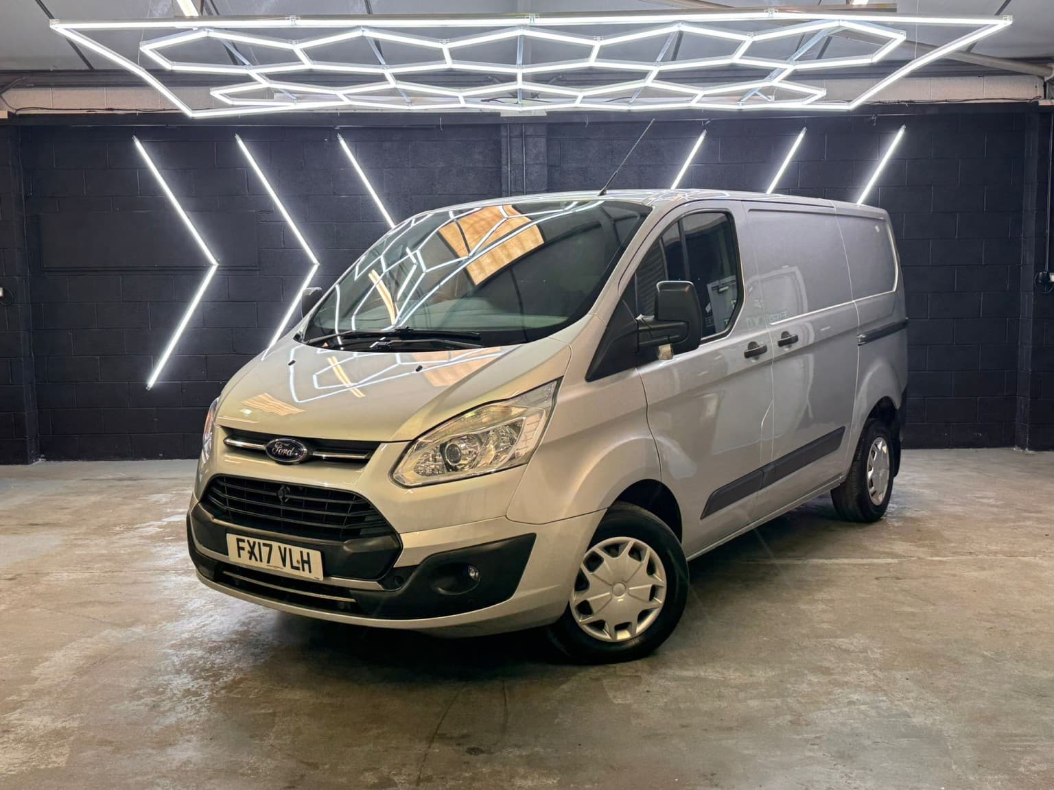 Ford Transit Custom - image 1 of 6