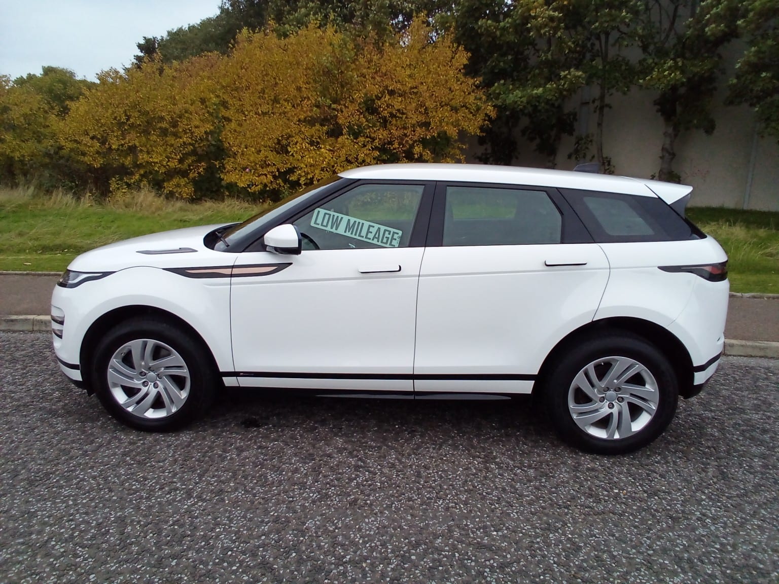 Land Rover Range Rover Evoque - image 1 of 20