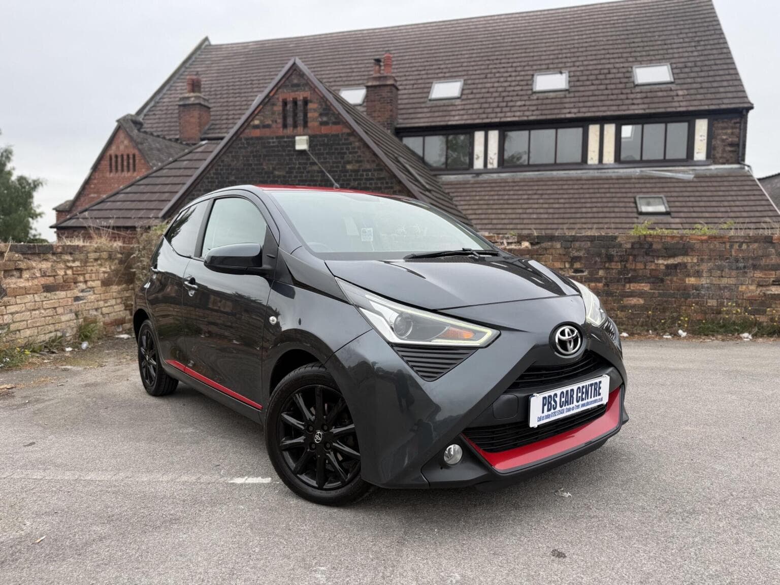 Toyota Aygo - image 1 of 77