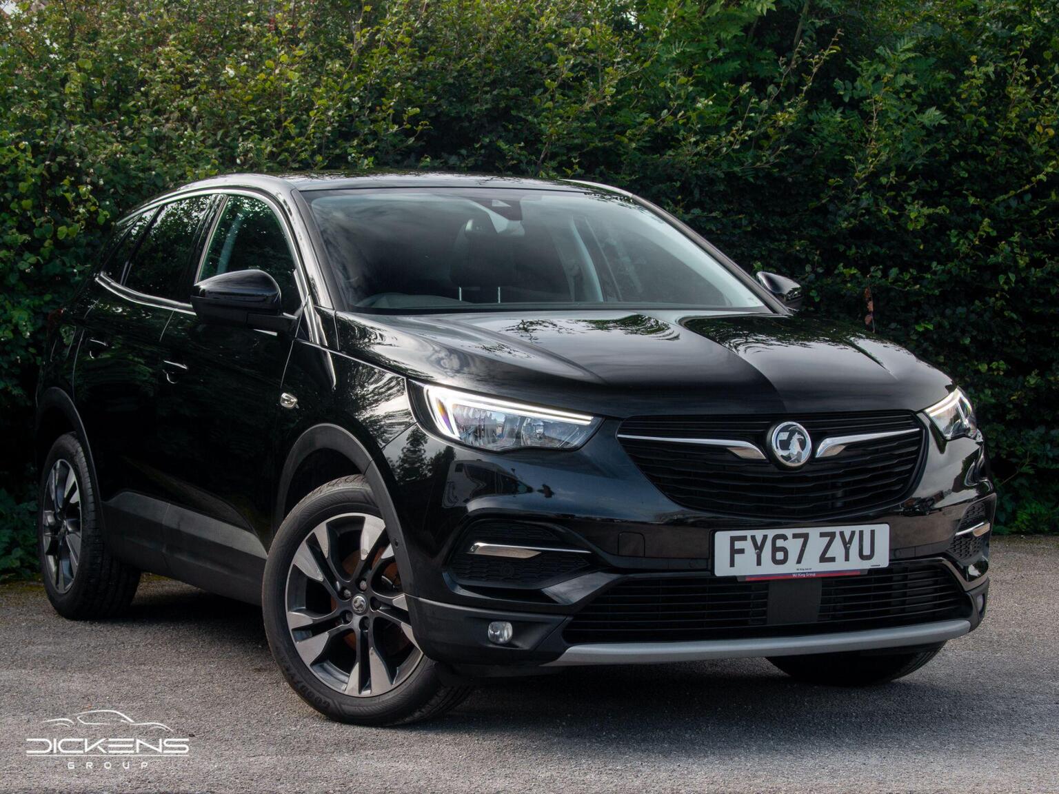 Vauxhall Grandland X - image 1 of 31