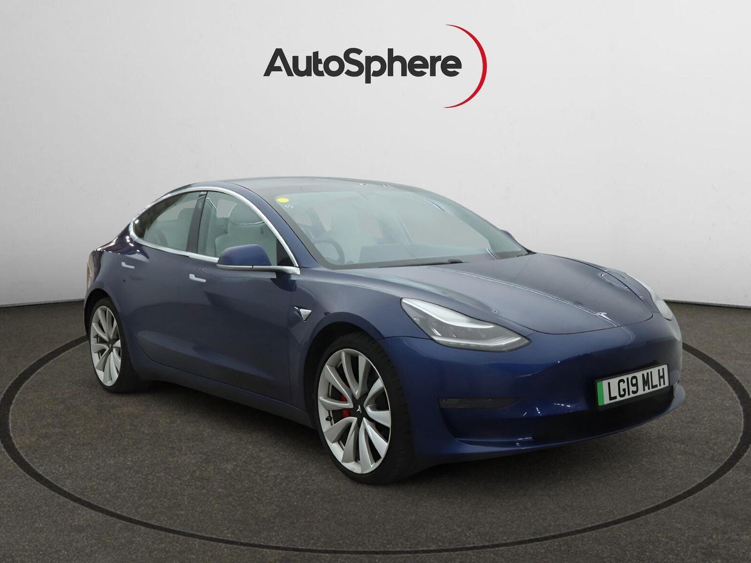 Tesla Model 3 - image 1 of 24