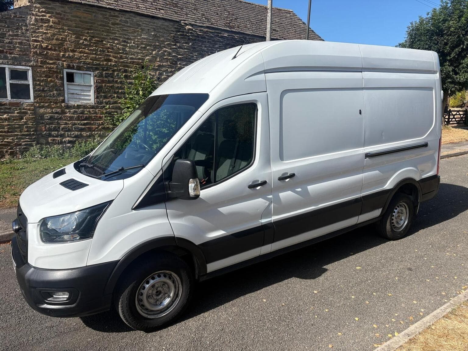 Ford Transit - image 1 of 10
