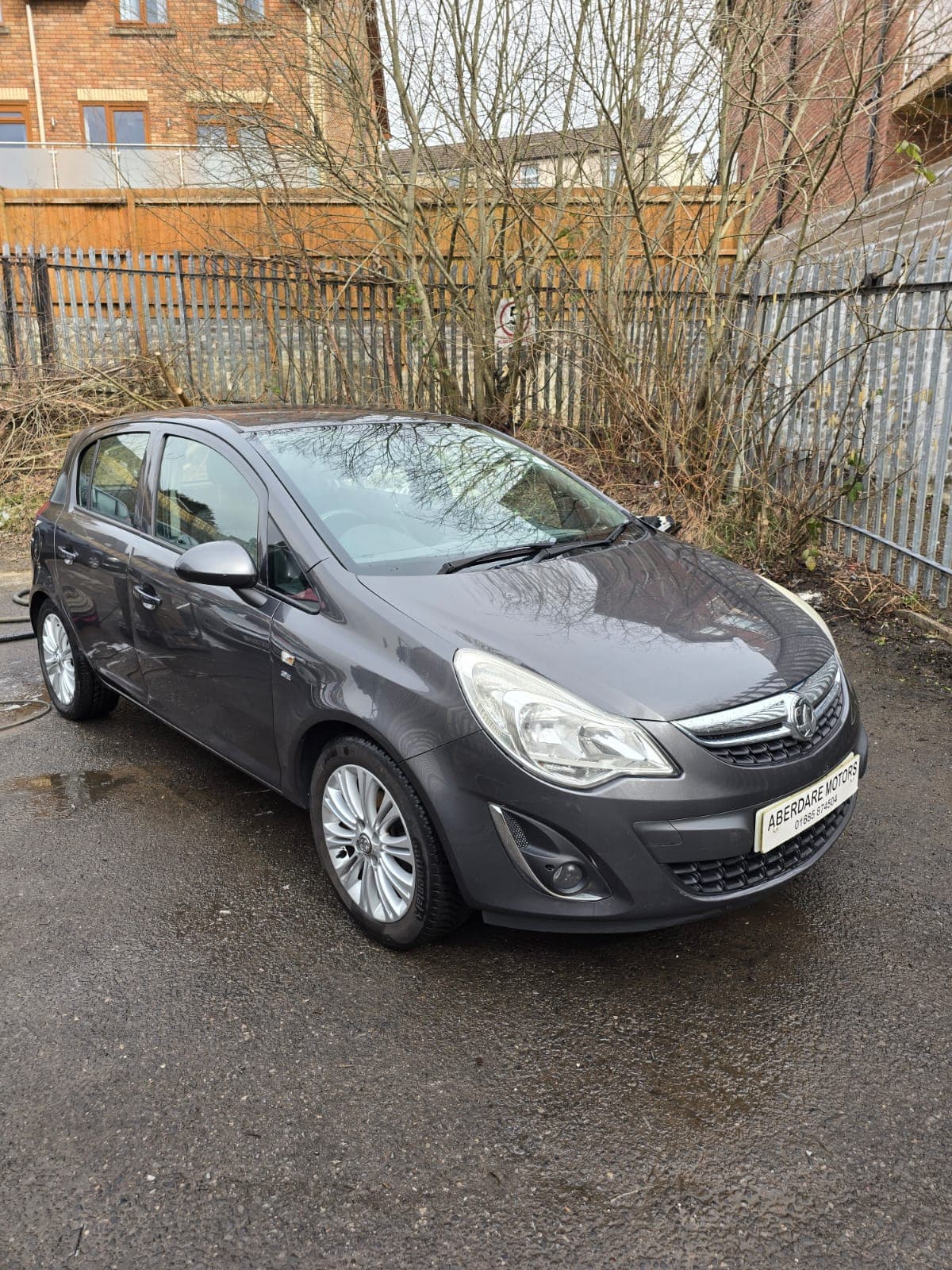 Vauxhall Corsa - image 1 of 11