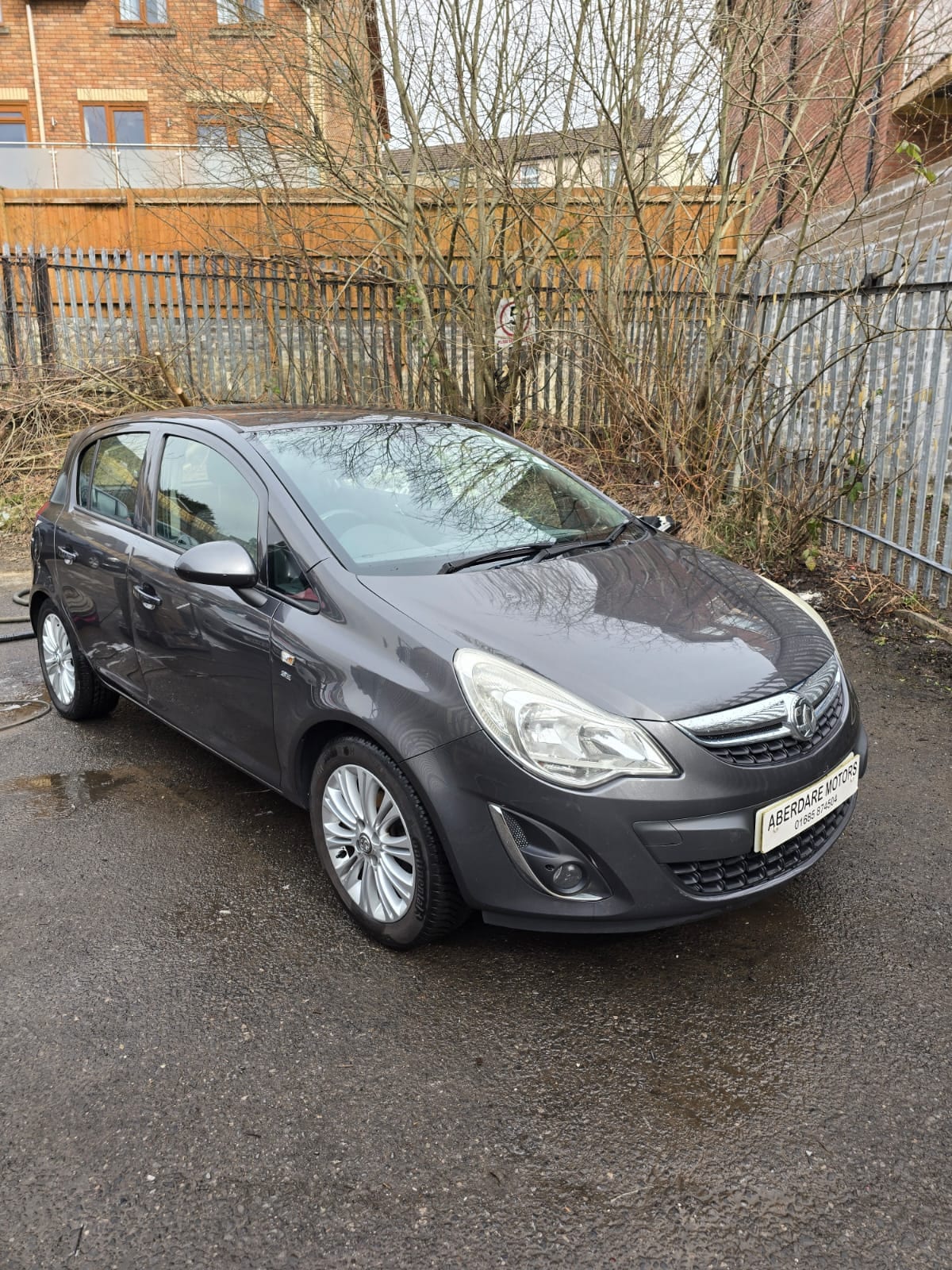 Vauxhall Corsa - image 1 of 11
