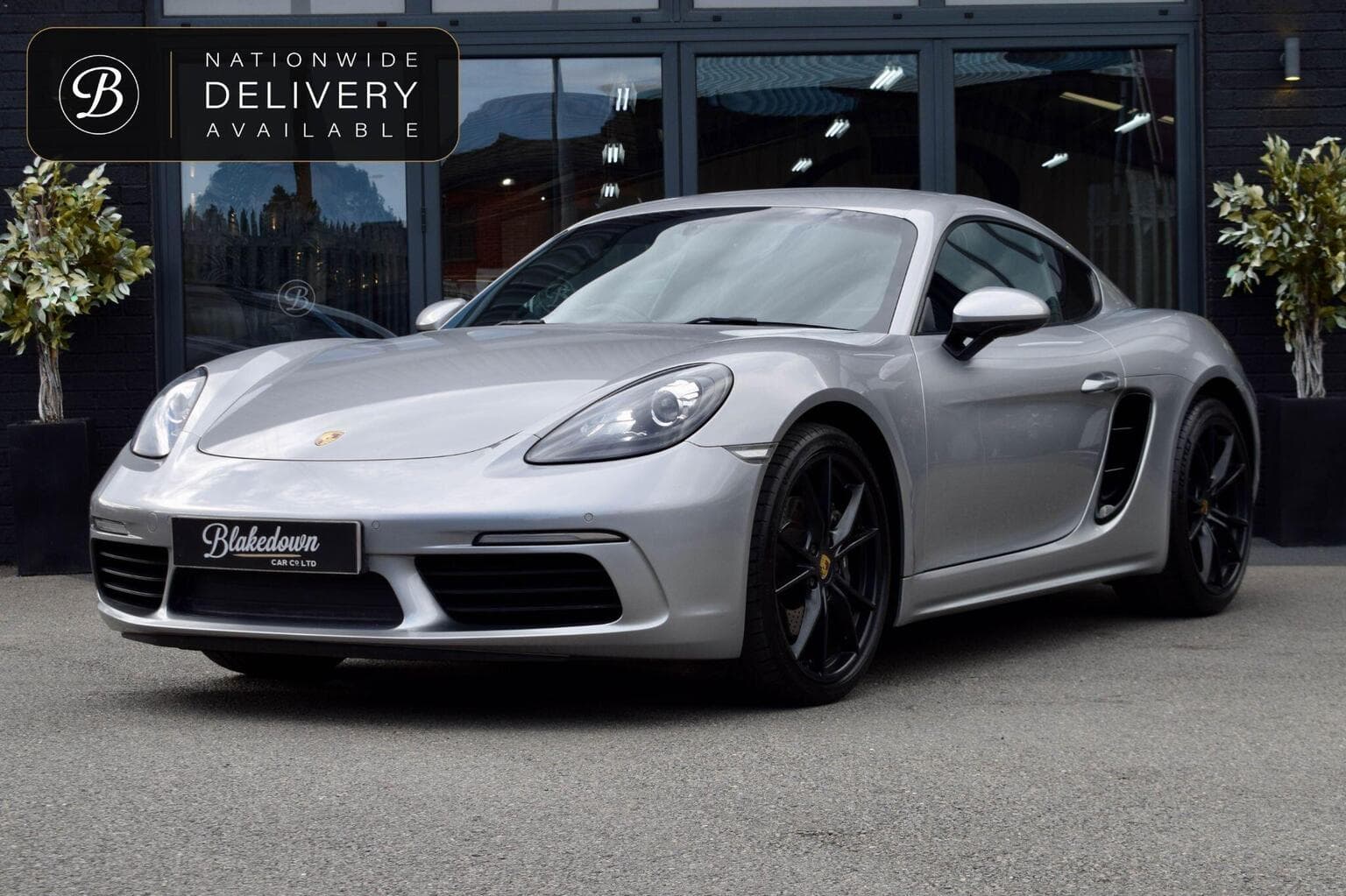 Porsche 718 Cayman - image 1 of 49