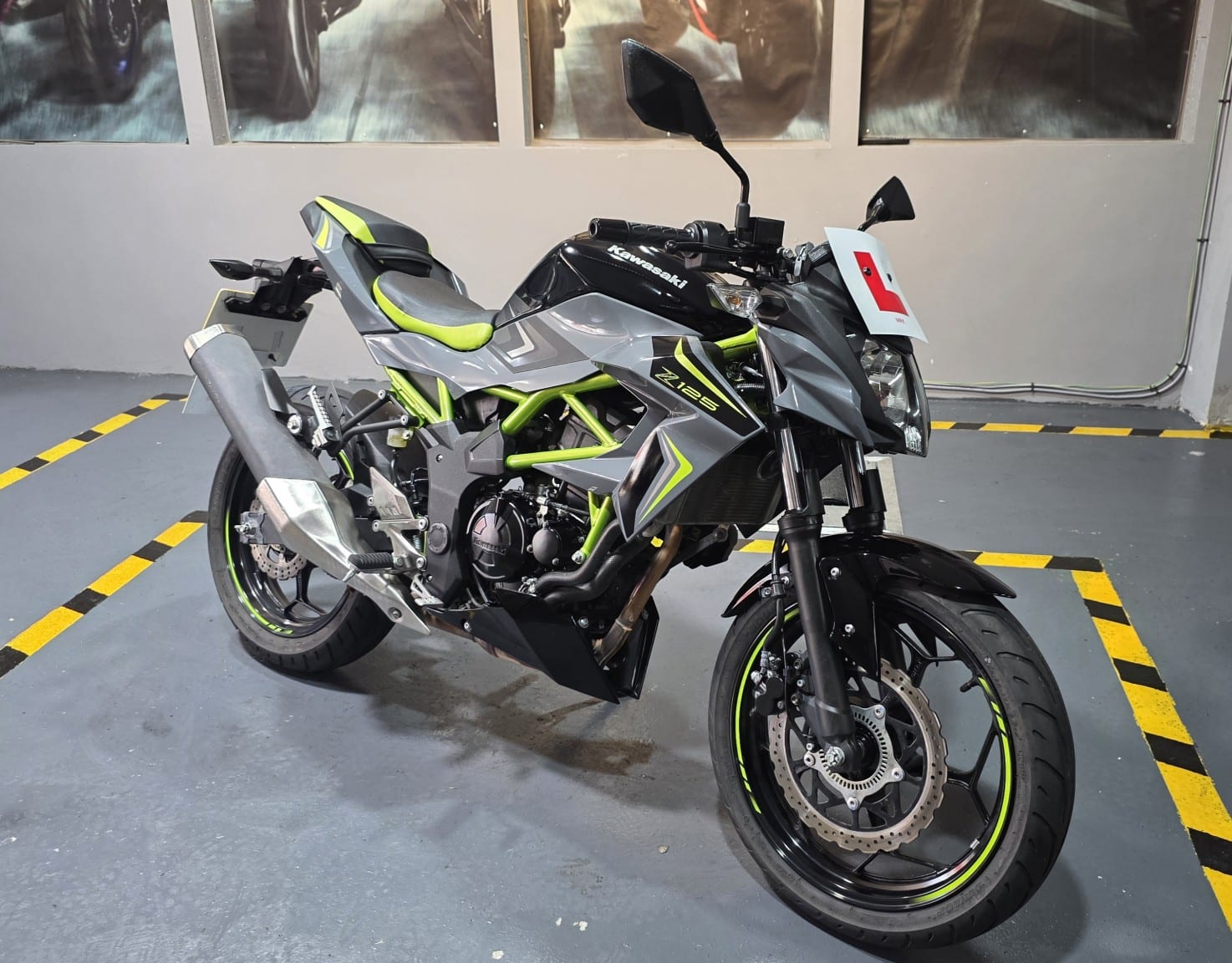 Kawasaki Z125 - image 1 of 32