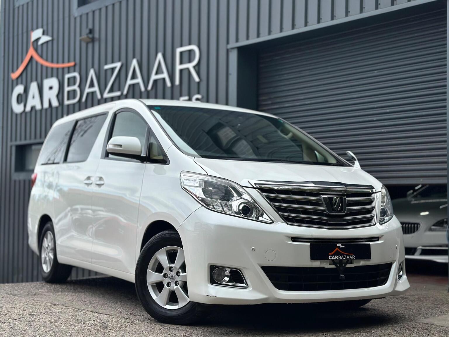 Toyota Alphard - image 1 of 69