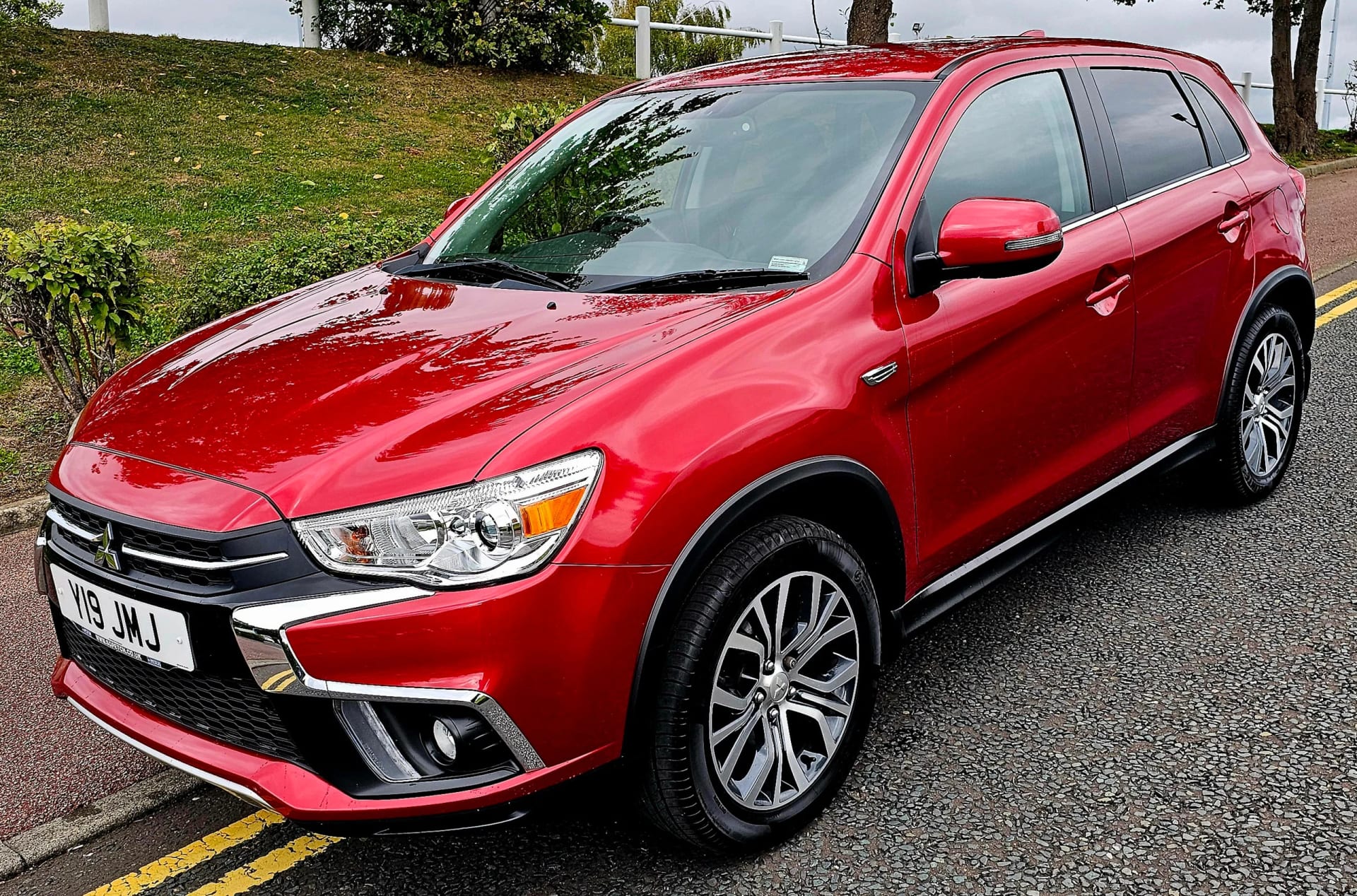 Mitsubishi ASX - image 1 of 49