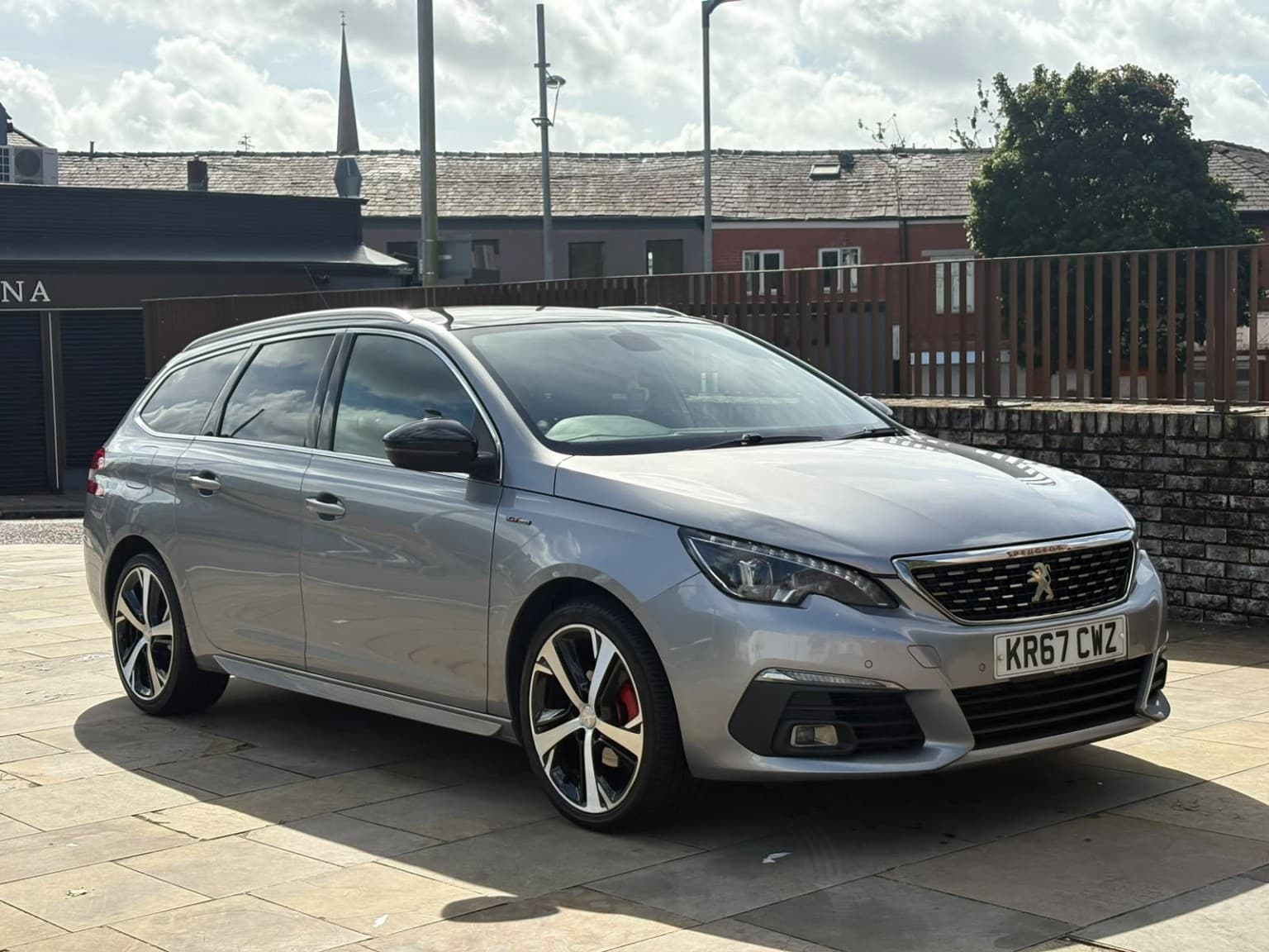 Peugeot 308 SW - image 1 of 55