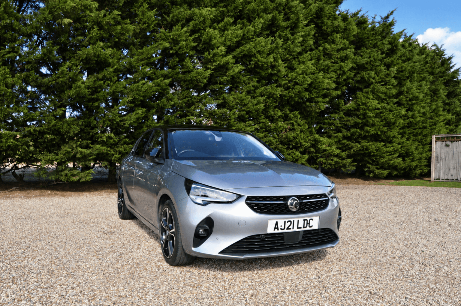 Vauxhall Corsa - image 1 of 32