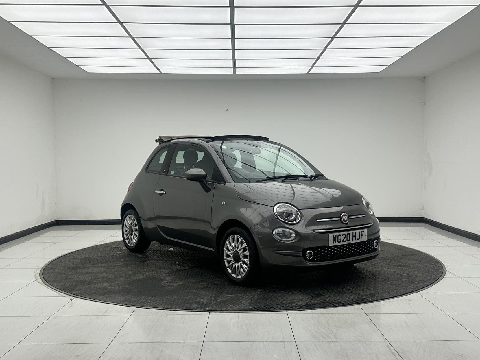 Fiat 500C - image 1 of 41
