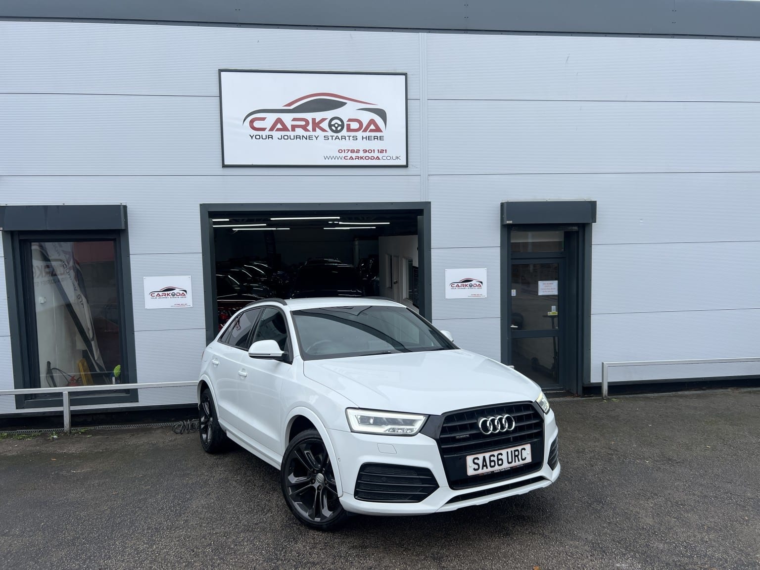 Audi Q3 - image 1 of 97