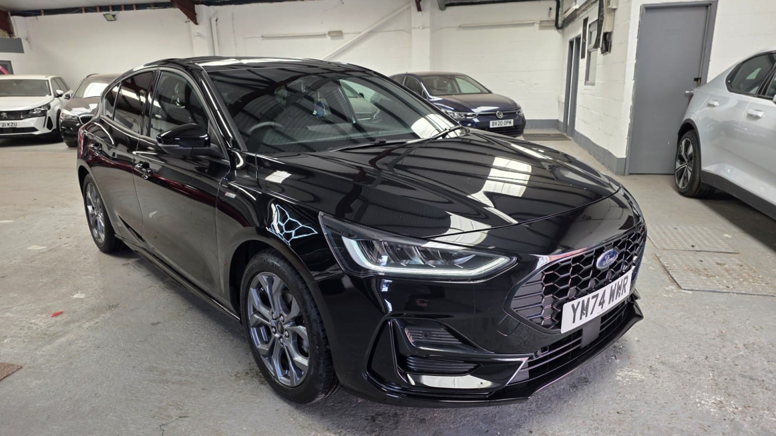 Ford Focus - image 1 of 15