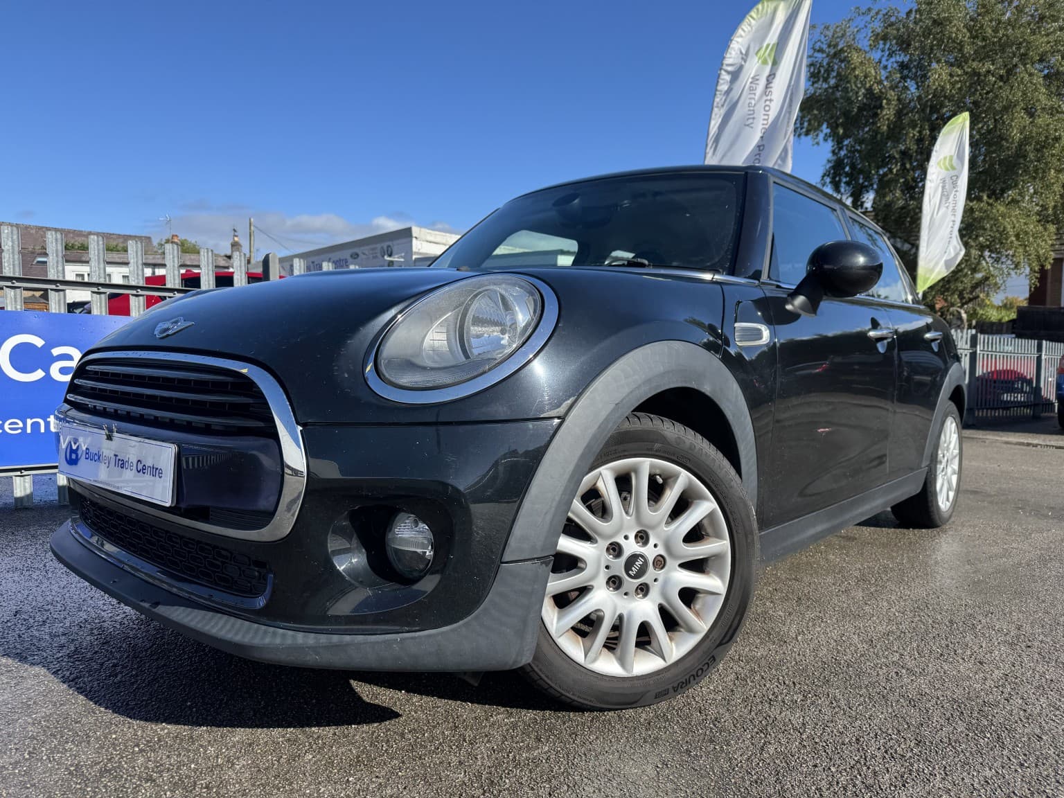 MINI Hatch - image 1 of 8