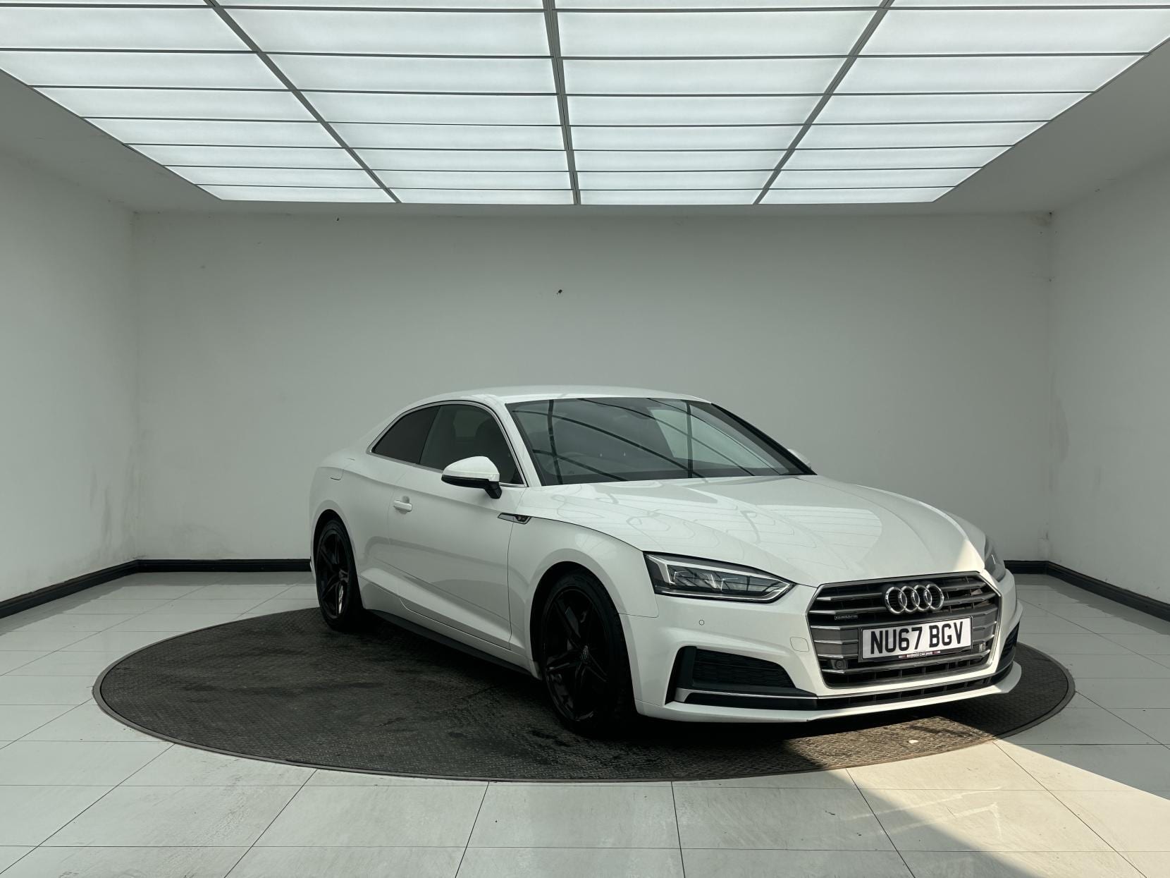 Audi A5 - image 1 of 47
