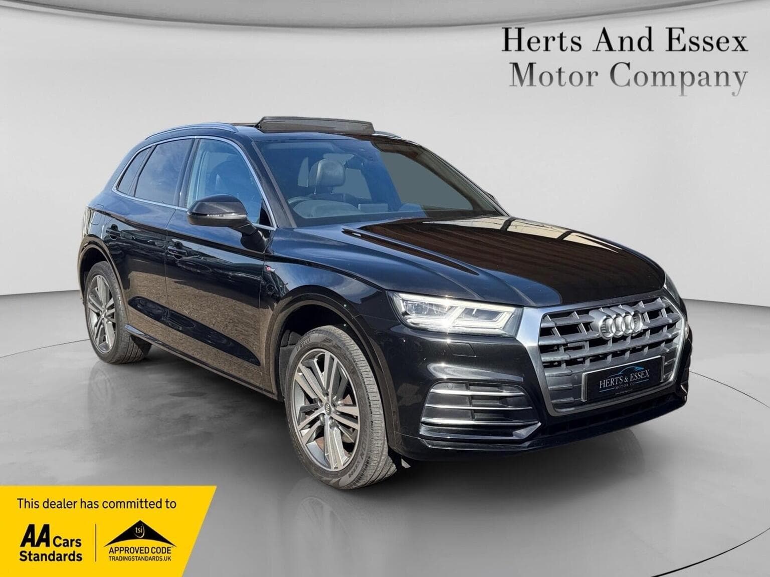 Audi Q5 - image 1 of 56