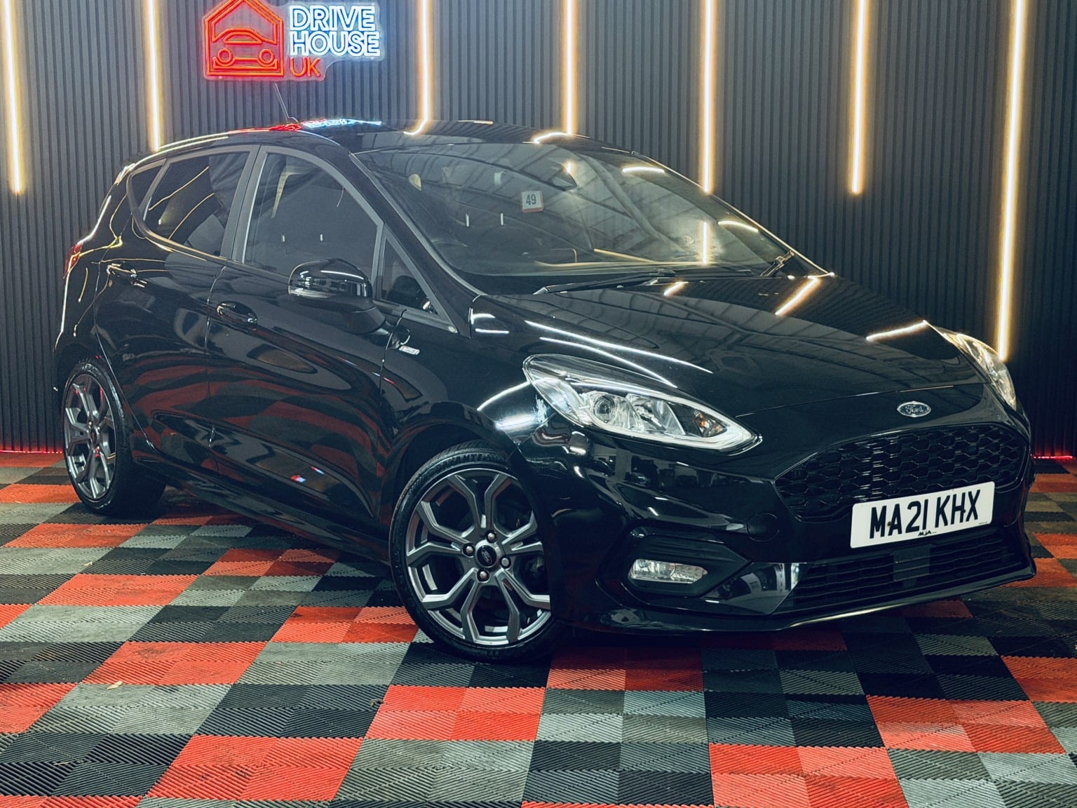 2021 Ford Fiesta 1.0 Fiesta ST-Line Edition 5 Door 1.0L in black — photo 1 of 25