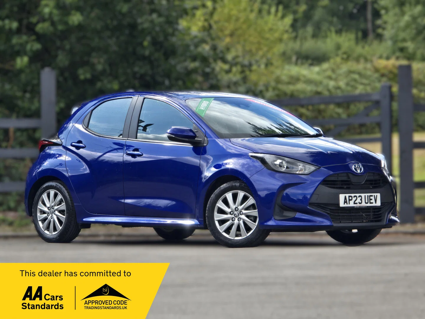 Toyota Yaris - image 1 of 22