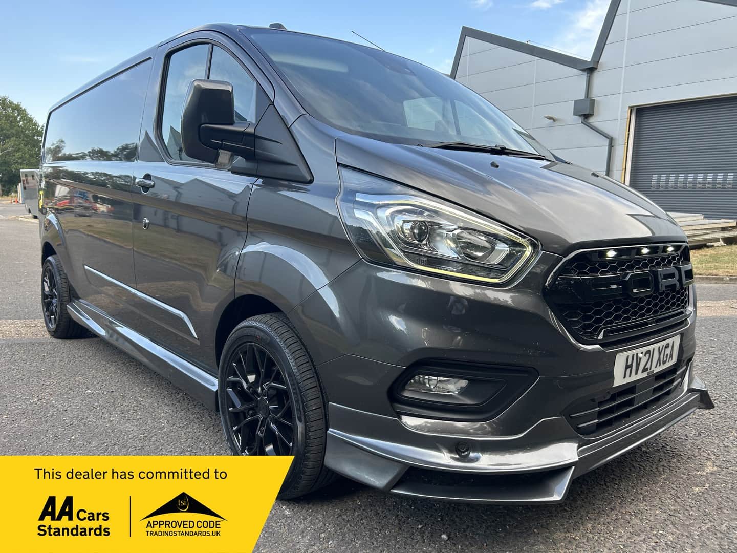 Ford Transit Custom - image 1 of 40