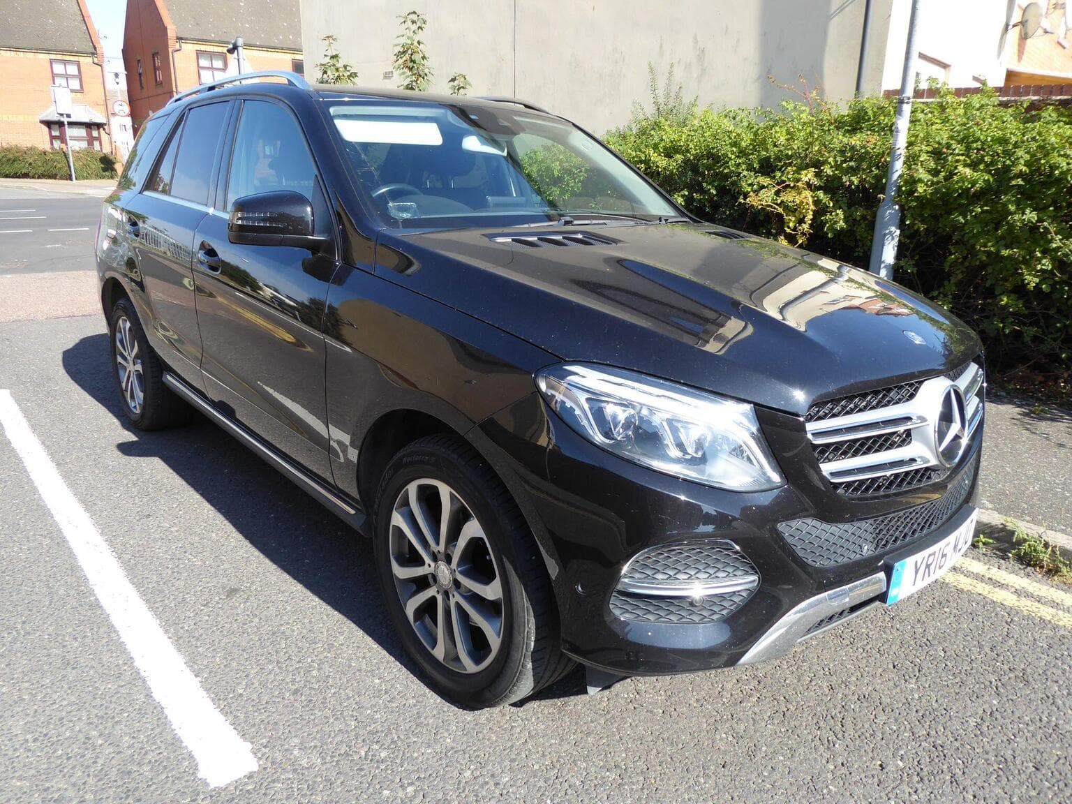Mercedes-Benz GLE - image 1 of 22