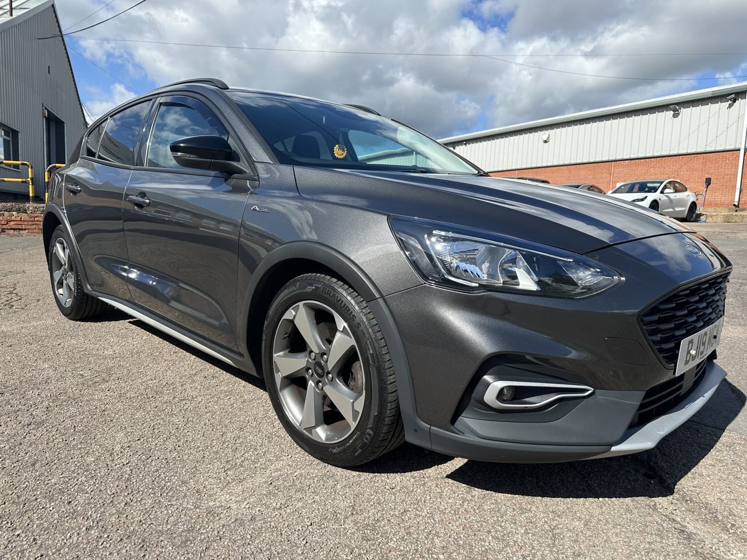 Ford Focus - image 1 of 40