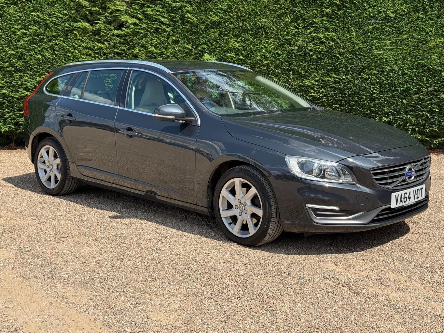 Volvo V60 - image 1 of 36