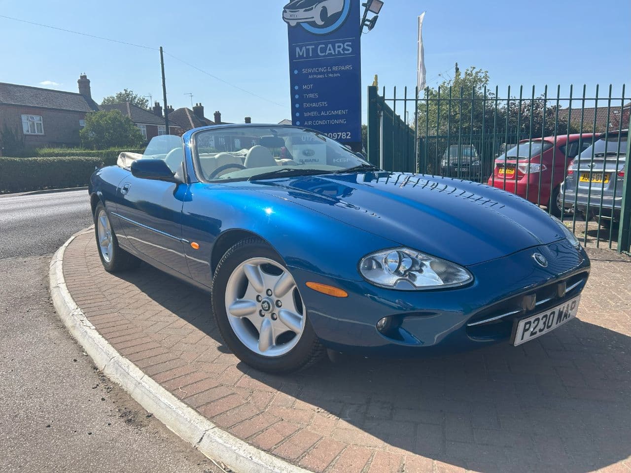 Jaguar Xk8 - image 1 of 31