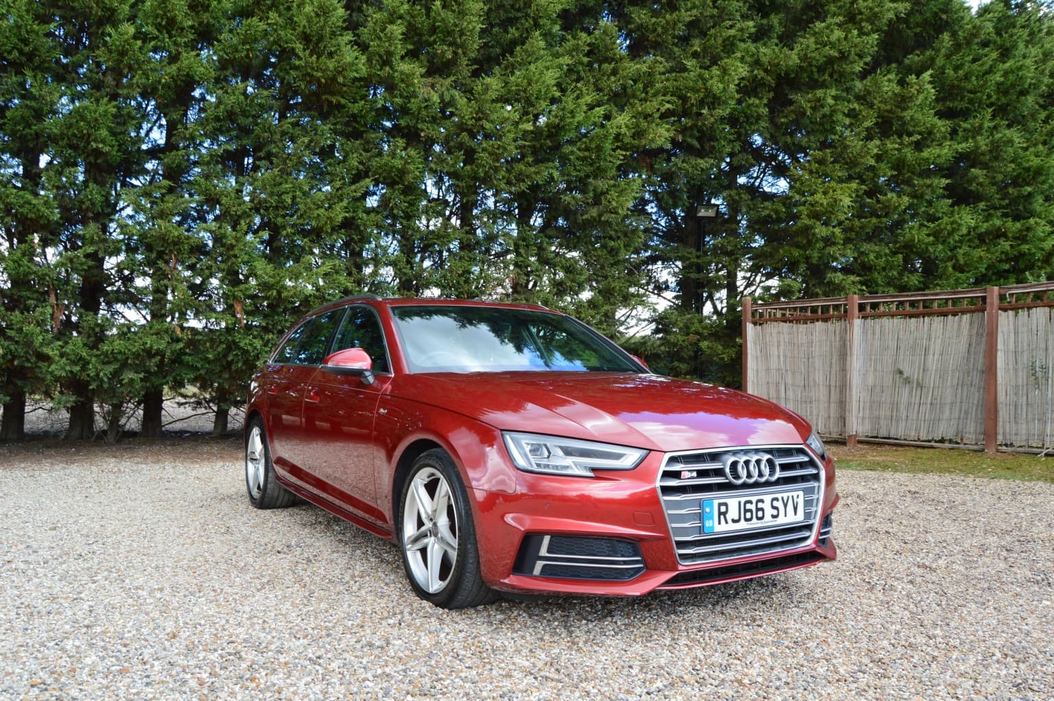 Audi A4 Avant - image 1 of 35