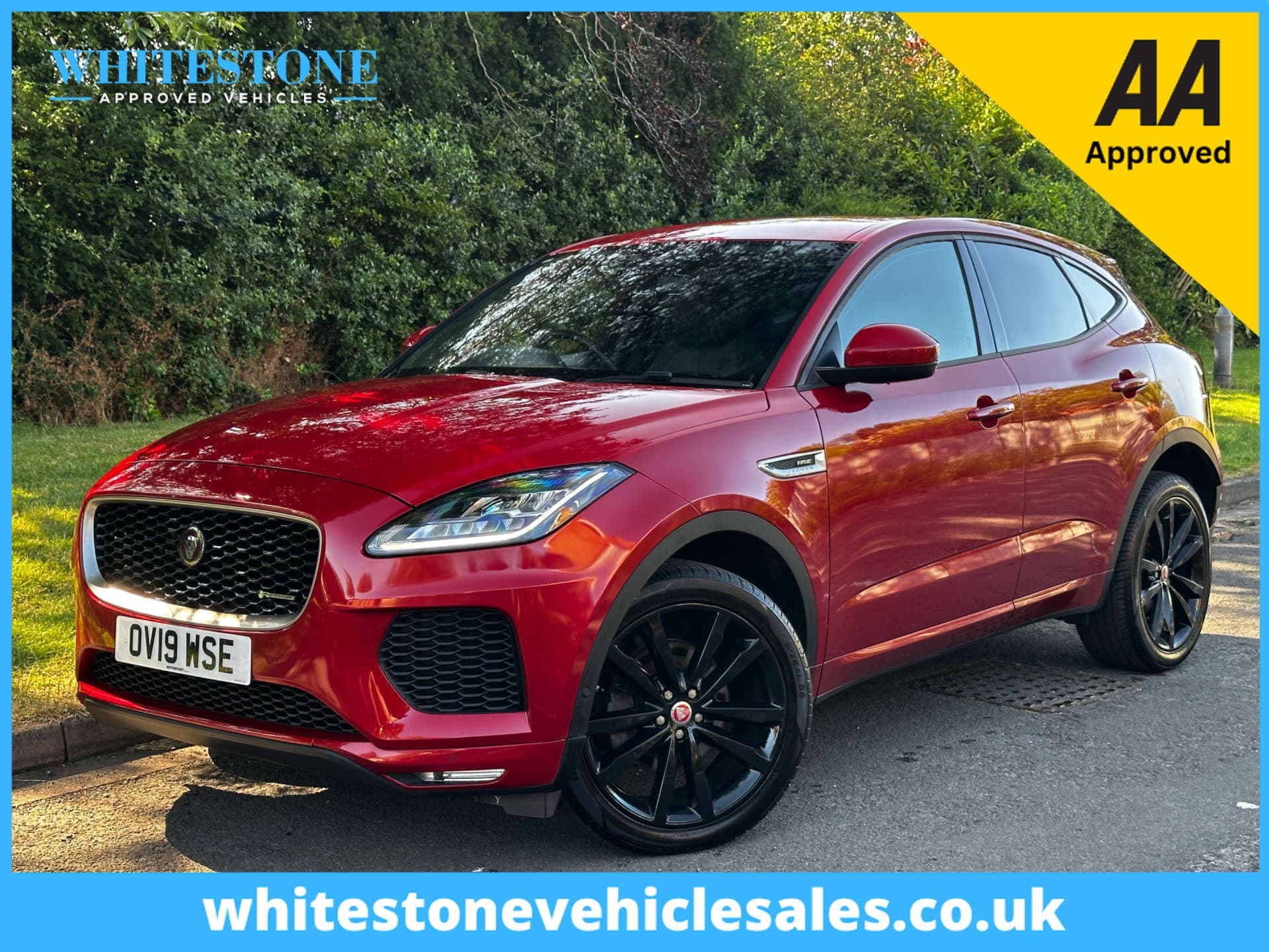 Jaguar E-Pace - image 1 of 34