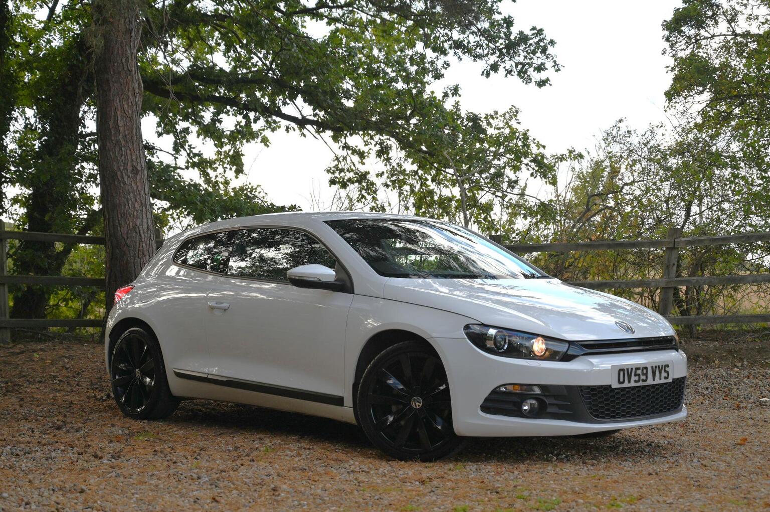 Volkswagen Scirocco - image 1 of 32