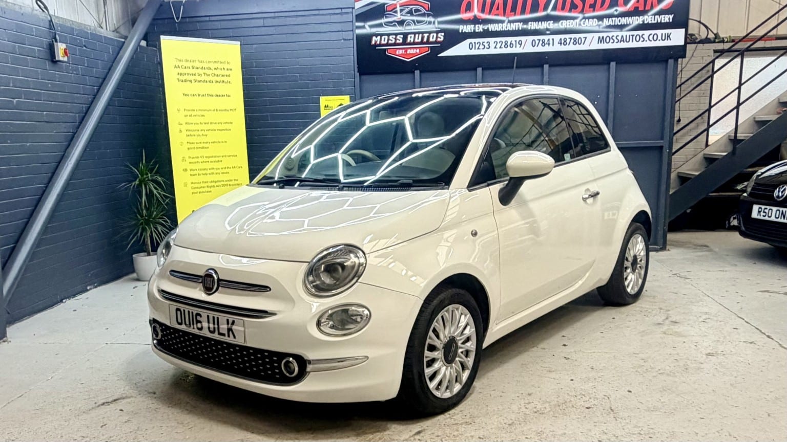 2016 Fiat 500 1.2 500 My17 1.2 69hp Lounge in white — photo 1 of 23