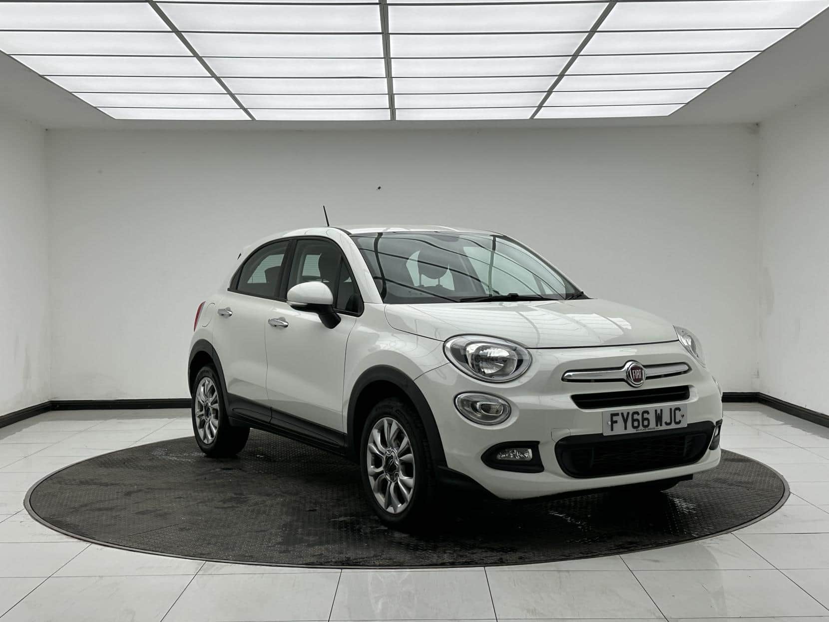 Fiat 500X - image 1 of 50
