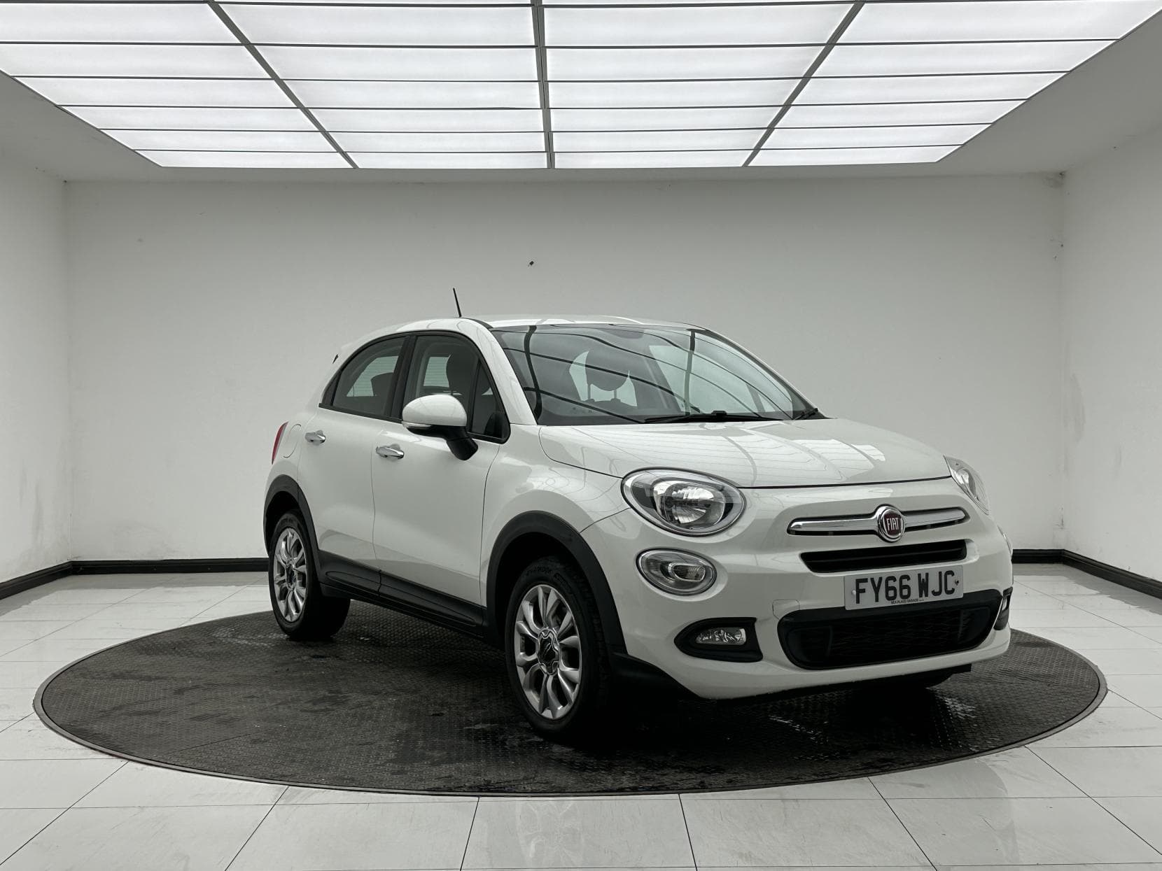 Fiat 500X - image 1 of 50