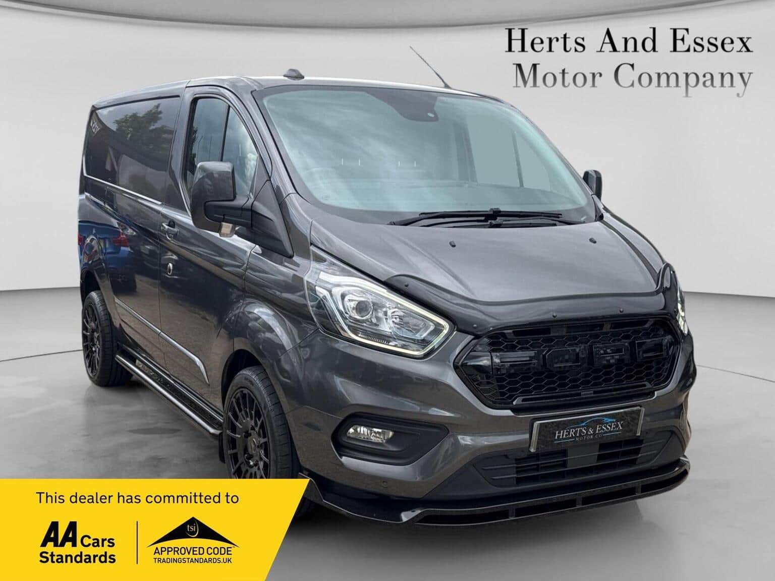 Ford Transit Custom - image 1 of 44