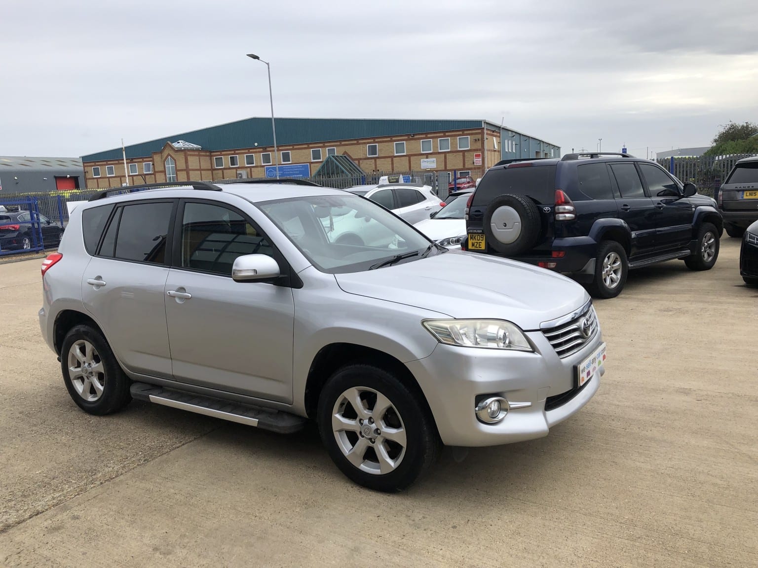 Toyota RAV4 - image 1 of 29