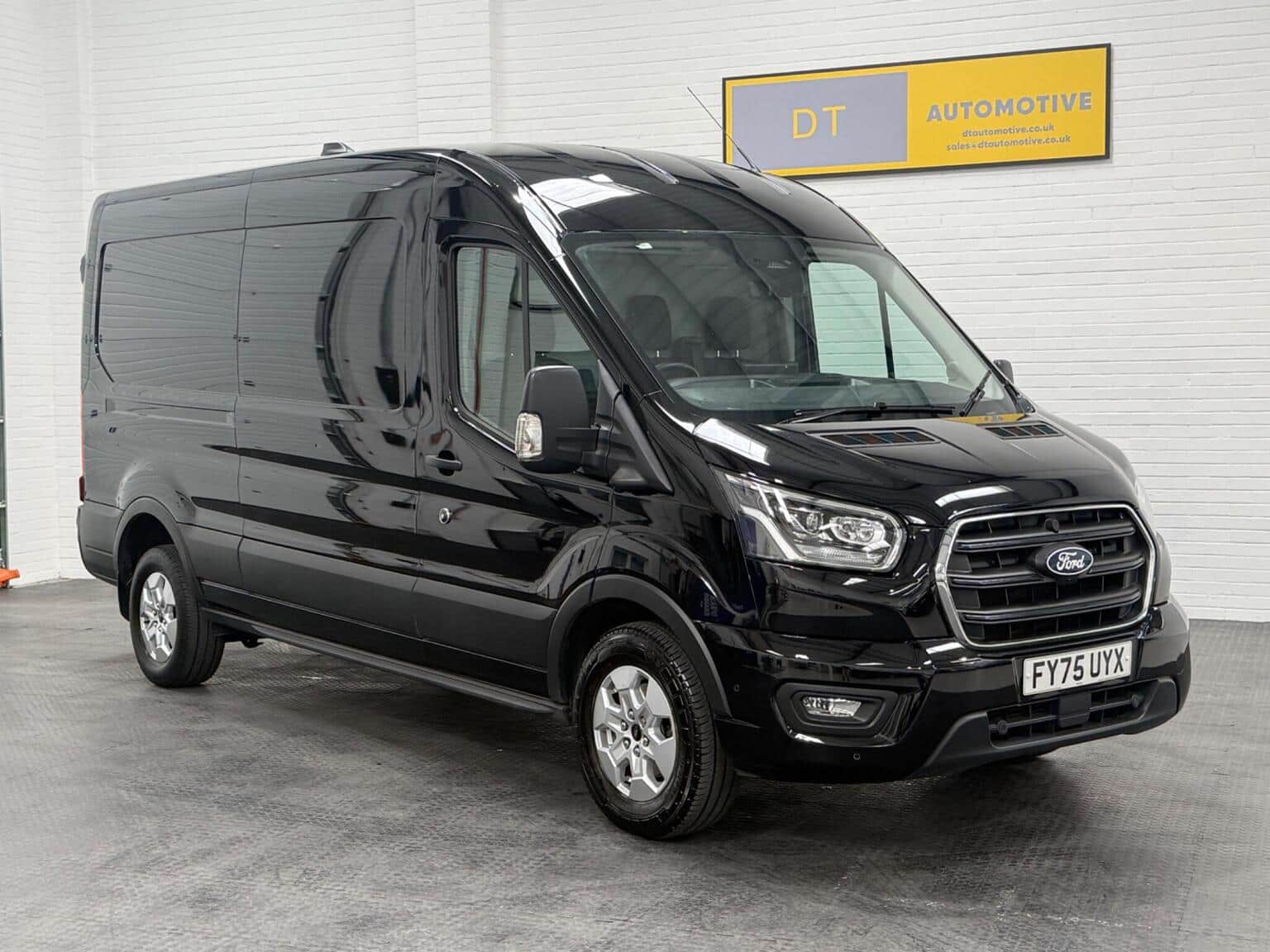 Ford Transit - image 1 of 99