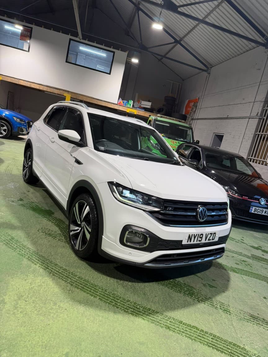 Volkswagen T-Cross - image 1 of 29