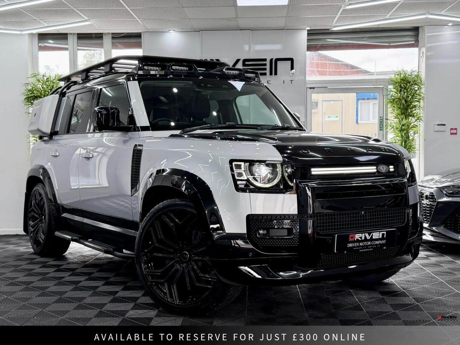Land Rover Defender 110 - image 1 of 61