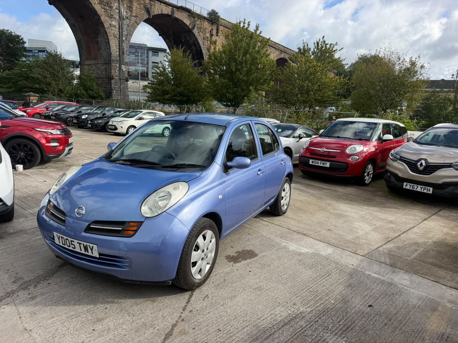 Nissan Micra - image 1 of 20