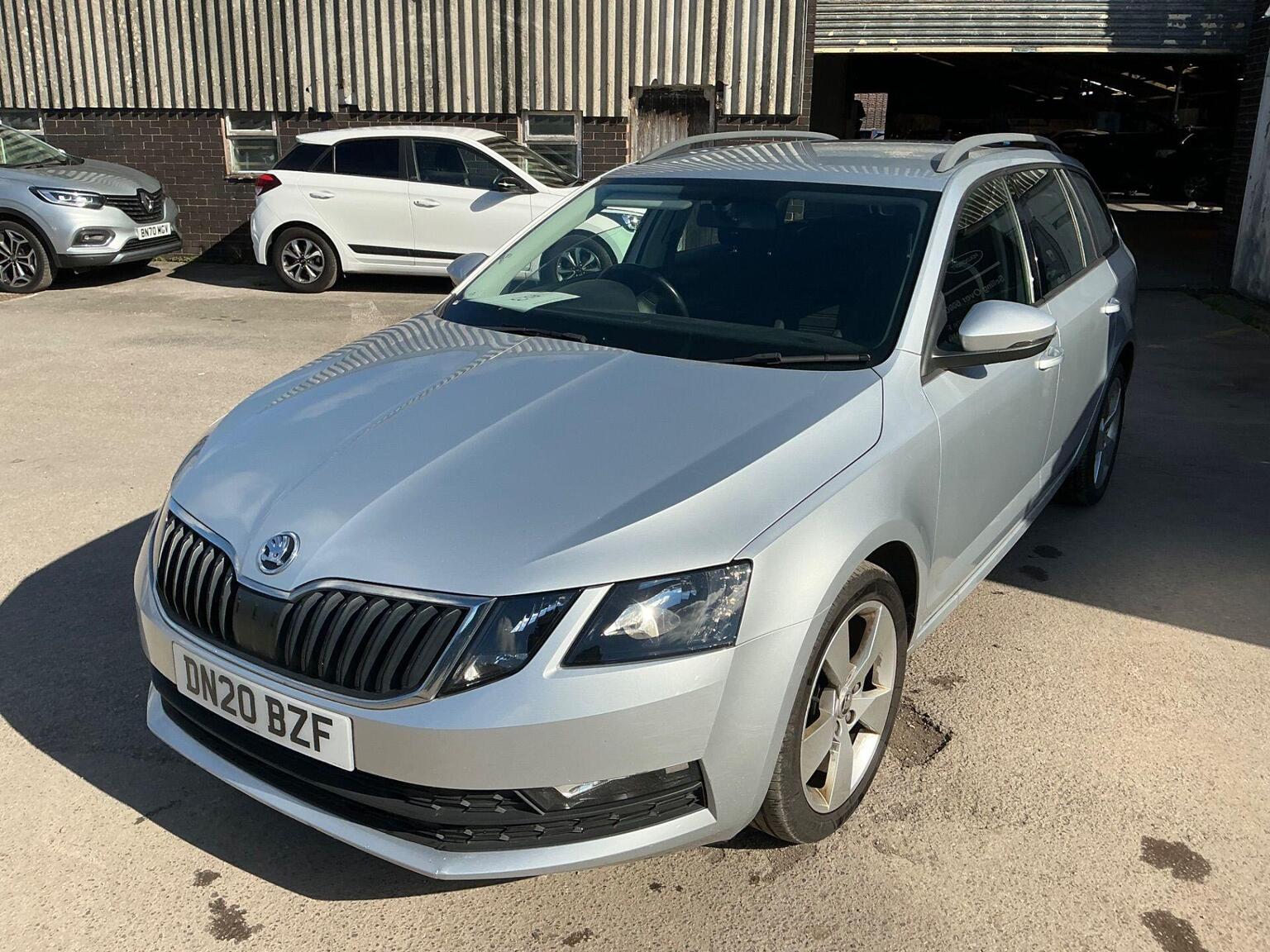 Skoda Octavia - image 1 of 8